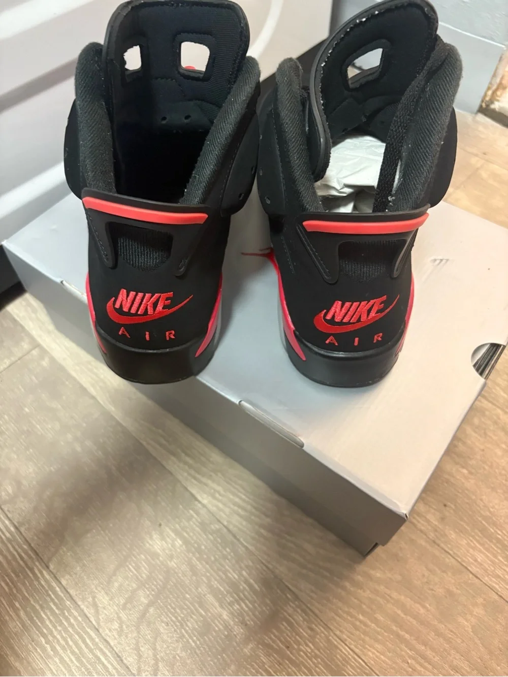 Jordan Men's Black and Red High-Top Basketball Sneakers